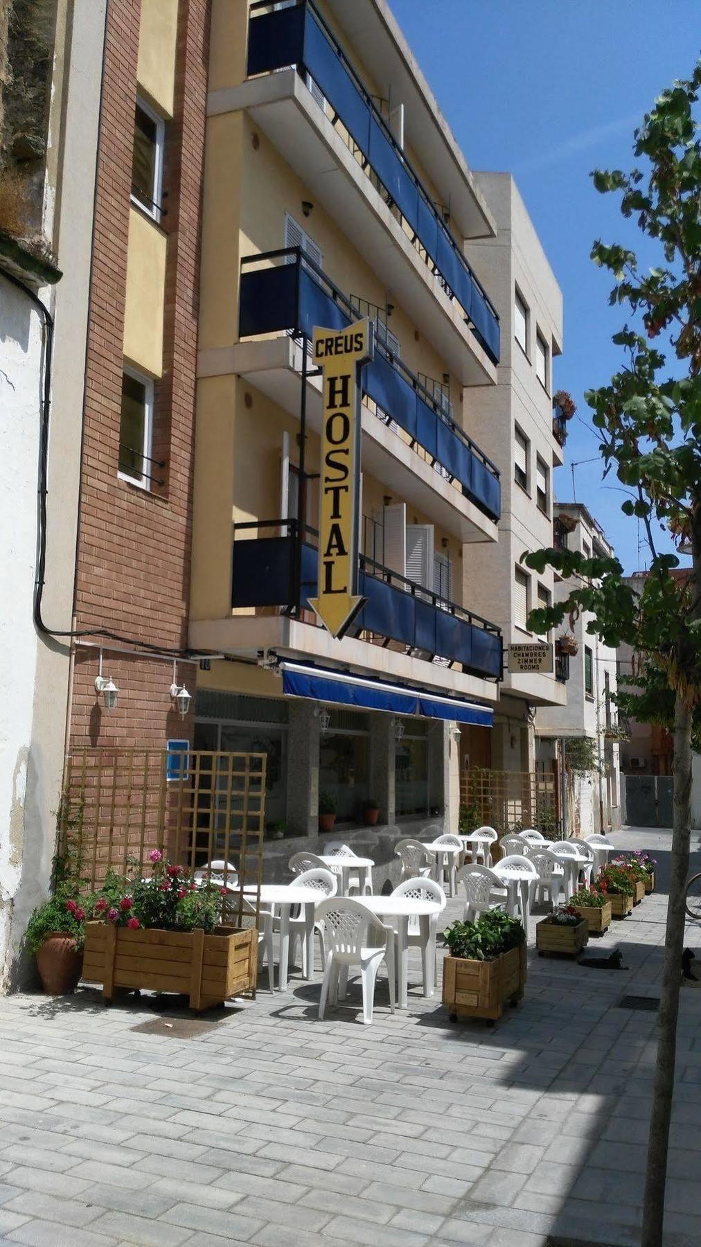 Hostal Creus Roses Bagian luar foto
